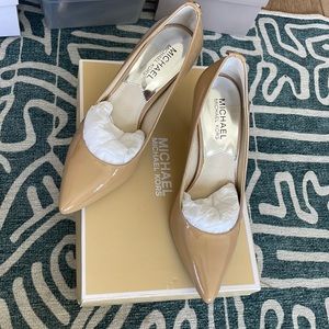 Michael Kors MIDI patent leather pump